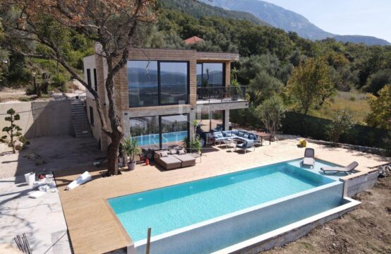 New villas with panoramic views in a newly built village