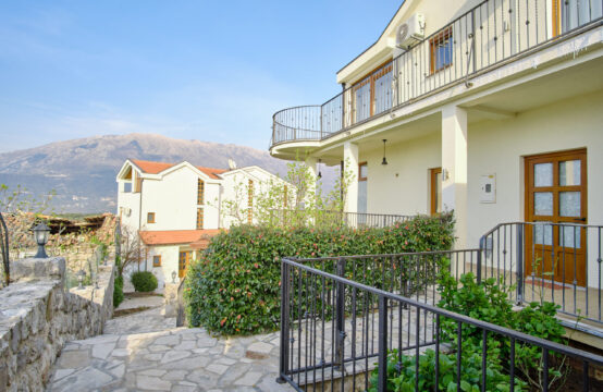 Townhouse with 3bd in a closed residential complex with a swimming pool, sauna and jacuzzi