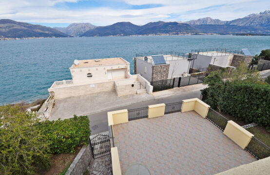 Villa 10 meters from the sea with panoramic views