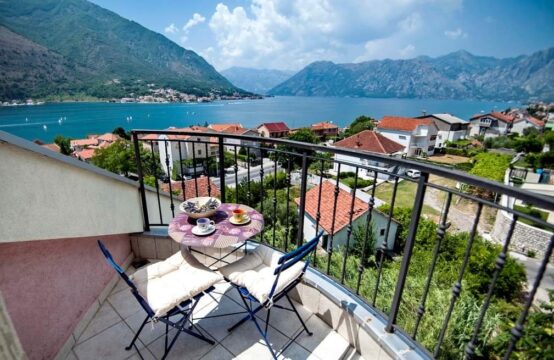 Duplex apartment with incredible sea and mountain views