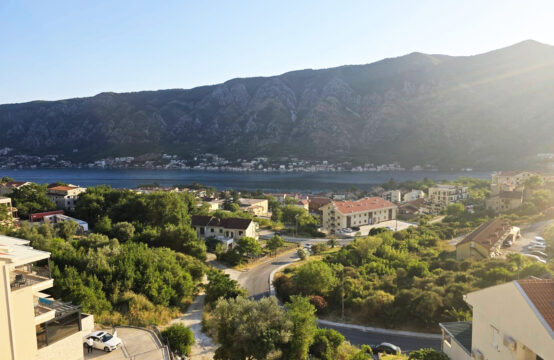 Dvoetažni stan sa panoramskim pogledom na more