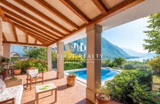 Luxury villa with pool and panoramic views