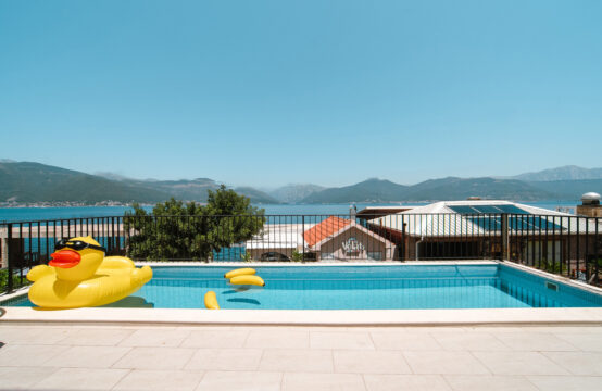 Nova vila samo 10 metara od plaže