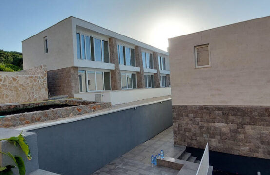 Townhouses in the resort village Djurashevichi, 50 meters from the sea