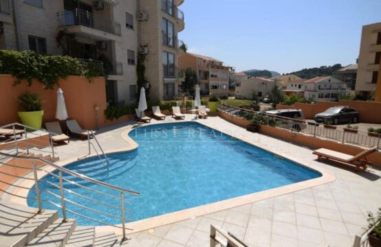 Two bedroom apartment in a complex with a swimming pool