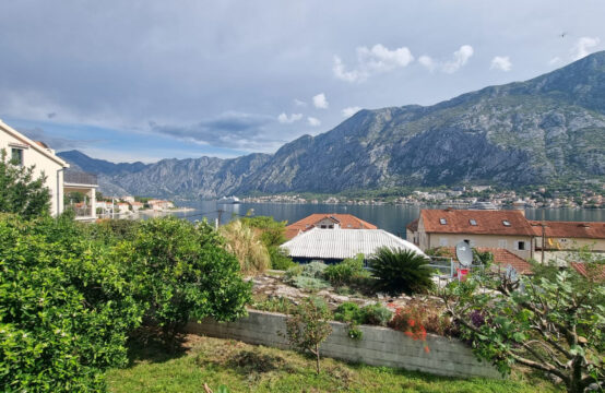 Вилла с 4 спальнями, приватной территорией и потрясающими видами на море и горы