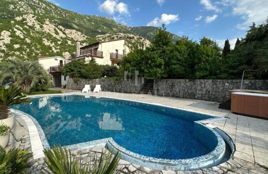 House with pool with stunning views of the Bay of Kotor