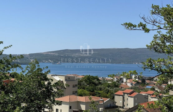 Apartment with two bedrooms and views of the Tivat Bay