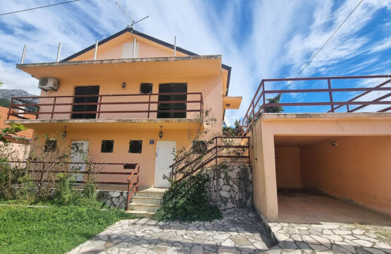 House in the picturesque suburb of Herceg Novi