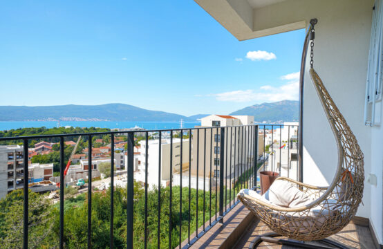 Two bedroom apartment with panoramic view near the center of Tivat