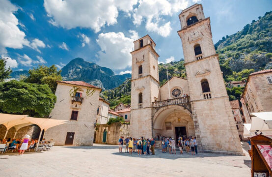 Spacious apartment in the heart of the old town of Kotor