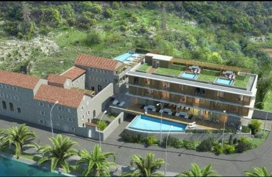 Commercial land on the first line with ruins