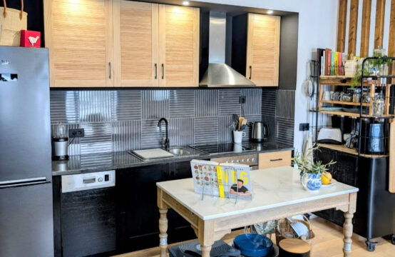 Gradska kuća sa tri spavaće sobe u drugoj liniji