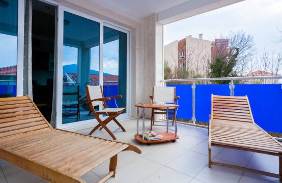 Apartment with two bedrooms and a huge terrace