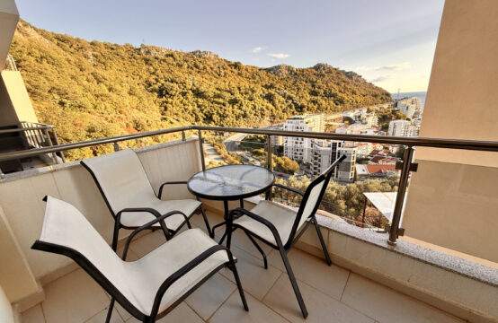 Квартира с 2 спальнями с видом на горы и море в Рафаиловичи