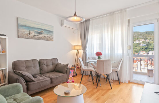 Квартира с одной спальней в центре Тивата