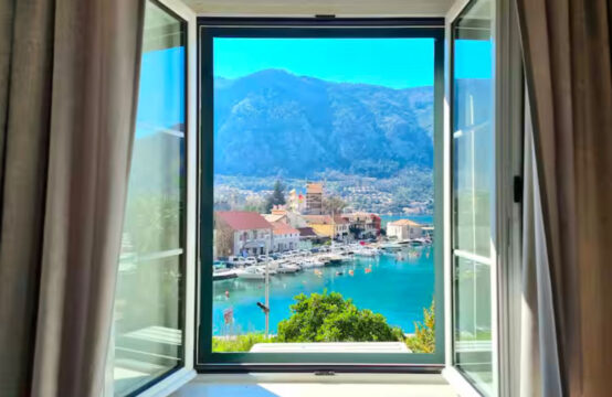 Stan na prvoj liniji mora u starom gradu