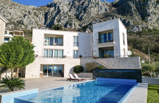 Роскошная вилла с панорамным видом на море в Близикуче, рядом со Свети-Стефаном