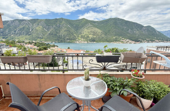 Bright two-bedroom apartment with bay views