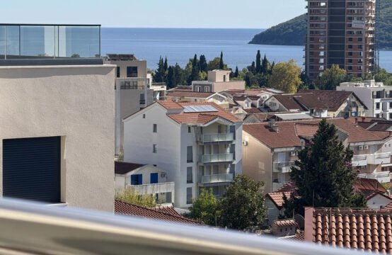 Stan sa 1 spavaćom sobom i pogledom na more u Budvi