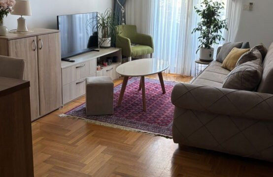 Stan sa 1 spavaćom sobom i terasom u Budvi